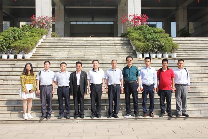 延安职业技术学院院长高福华一行到我校考察交流