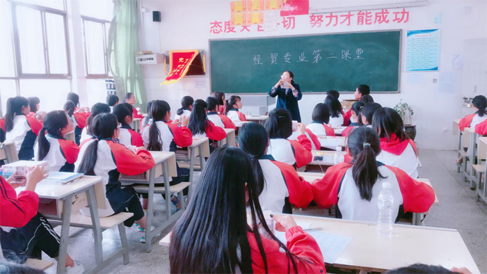 学校组织开展第二课堂活动