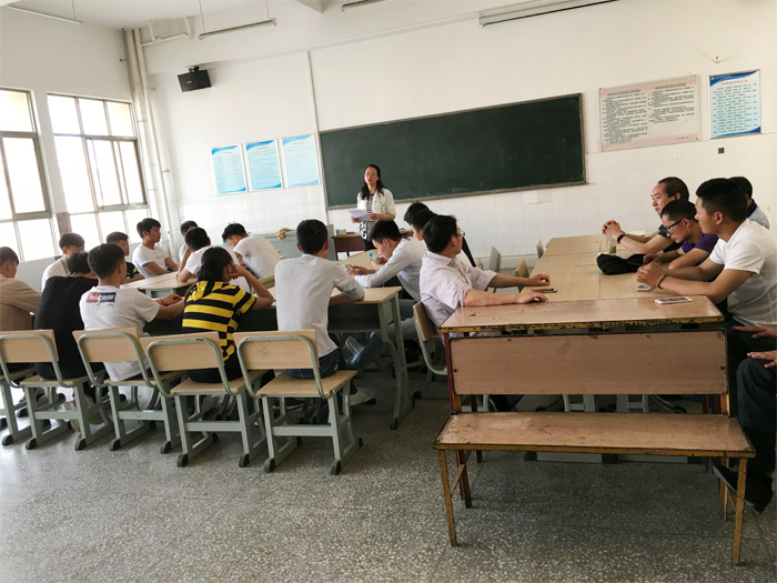 学校组织开展实训&ldquo;8S&rdquo;管理学习活动