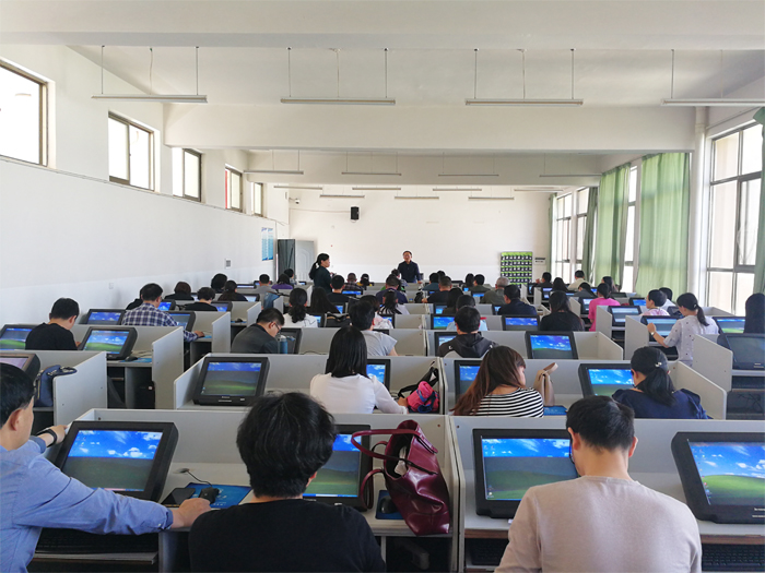 学校组织开展无纸化考试系统操作知识培训