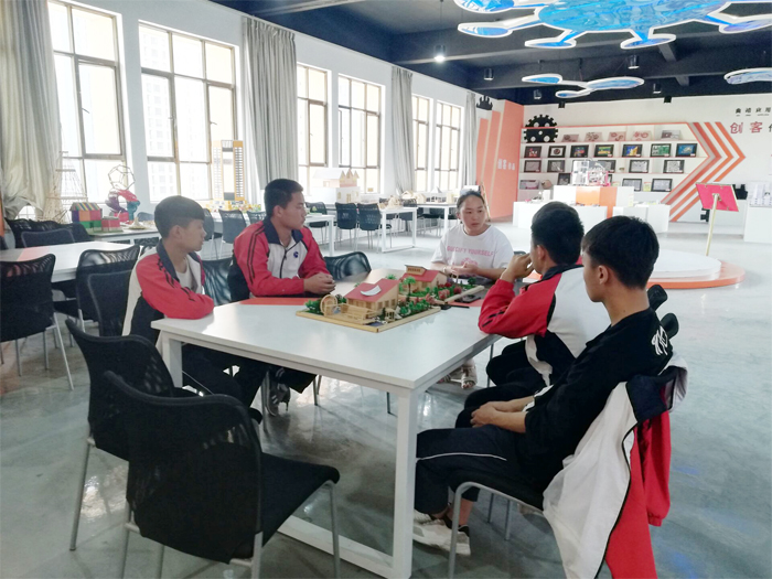 学校开展学生社团活动督查工作