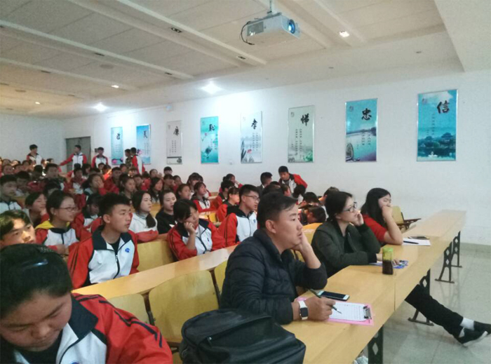 曲靖应用技术学校开展校园好声音比赛