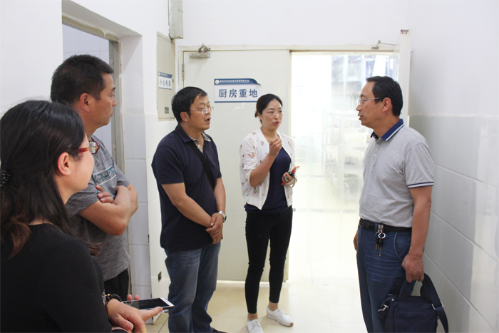 曲靖市人民政府学校安全工作专项督查组到我校督导检查校园安全工作