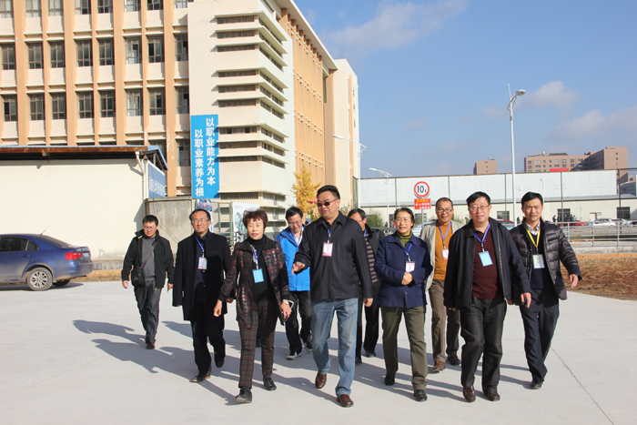 曲靖市2016年汽车维修职业技能竞赛在我校顺利举行