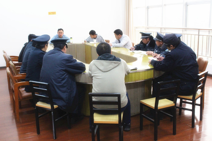 学校召开校园安全工作会