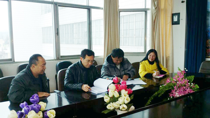 学校与富源职业技术学校洽谈合作办学