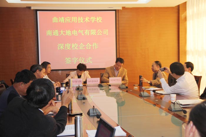 学校引厂入校 实现校企深度合作