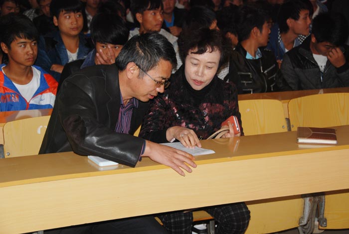 学校组织顶岗实习学生骨干培训动员大会