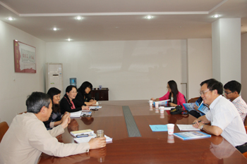 曲靖财经学校领导到校考察交流