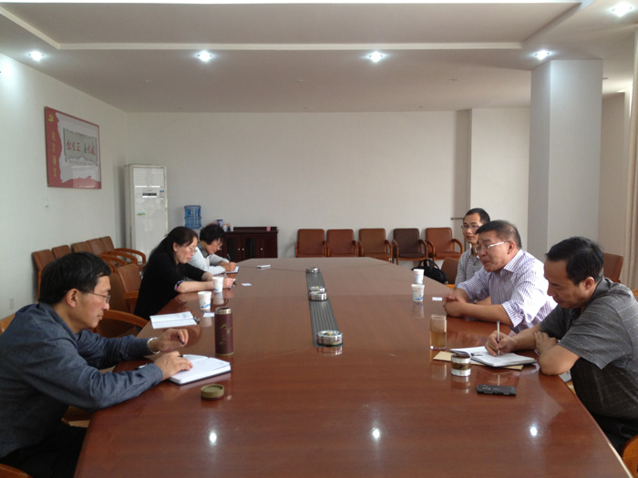 神州数码公司到校交流示范校建设经验并进行合作洽谈