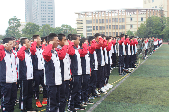 学校举行安全保卫工作誓师大会