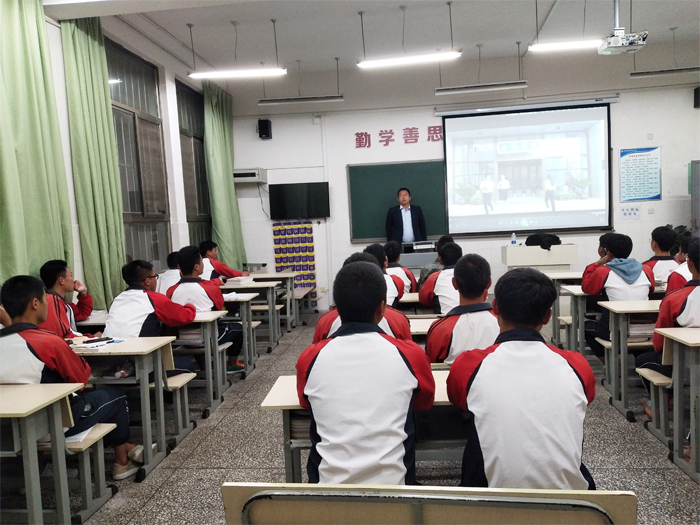 浙江吉利汽车有限公司到我校召开校园招聘宣讲会