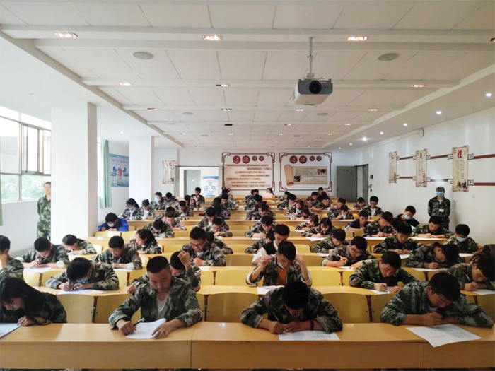 学校组织开展2020年入团积极分子入团考试