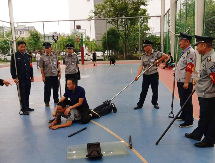 学校开展校园反恐防爆应急演练