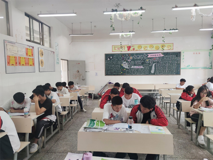 学校开展2020年春季学期教育教学督教问卷调查工作