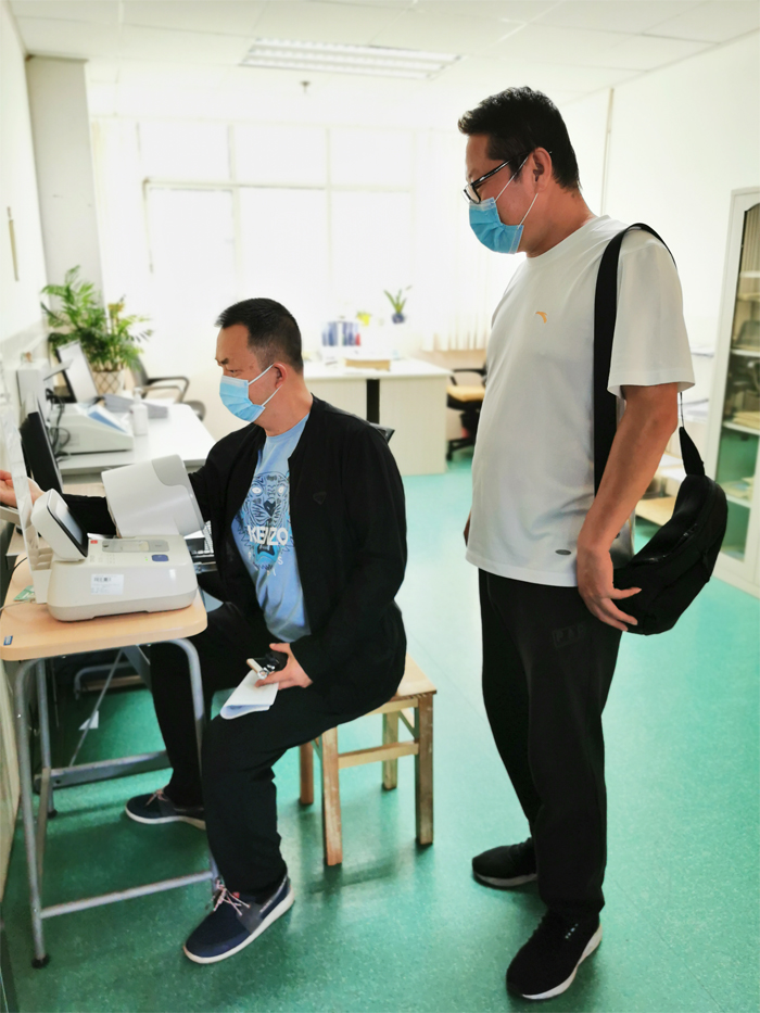 学校组织教职工健康体检