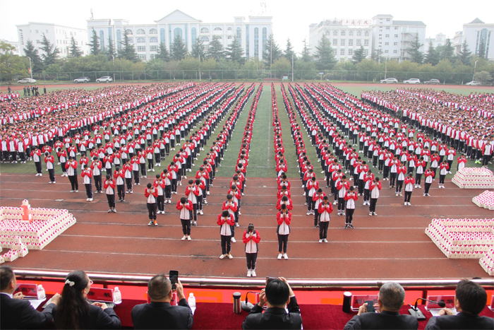 学校举办&ldquo;迎国庆、庆中秋、话感恩&rdquo;活动