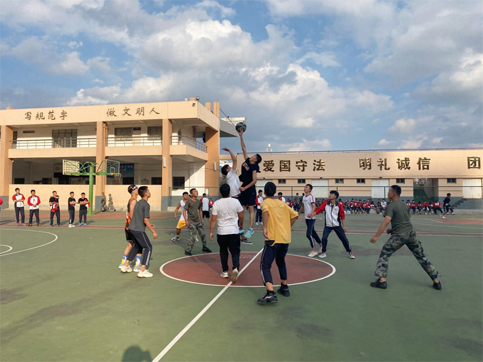 学校举办2020年秋季学期&ldquo;迎新杯&rdquo;篮球赛