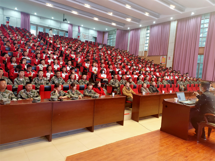 学校举行昆明理工大学成人高等教育自学考试招生宣讲