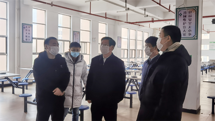 学校党委书记检查学校食品安全工作