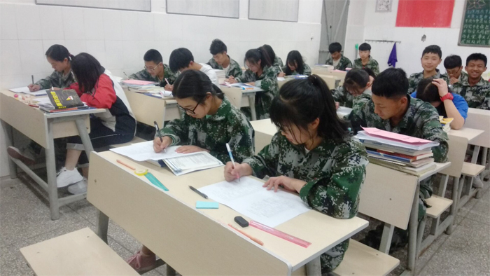 学校开展学生德育管理工作督学问卷调查活动