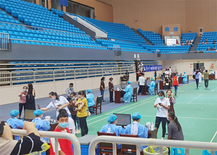 学校有序开展新冠疫苗接种工作