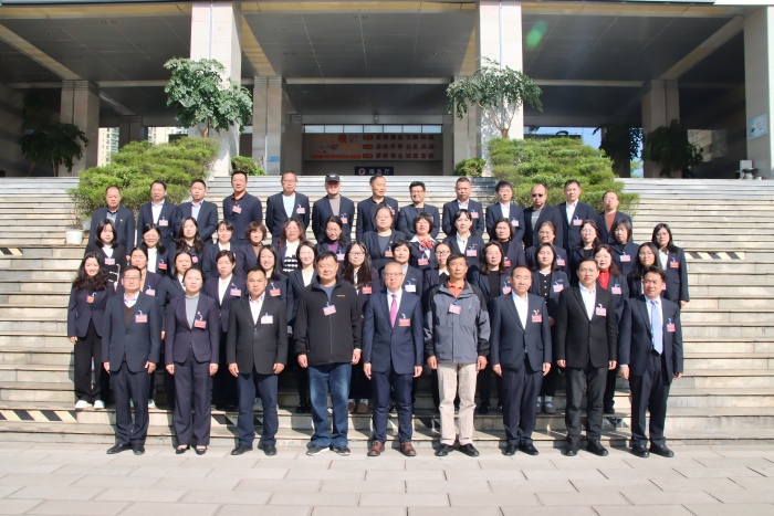 学校召开第八届教职工代表大会第六次会议